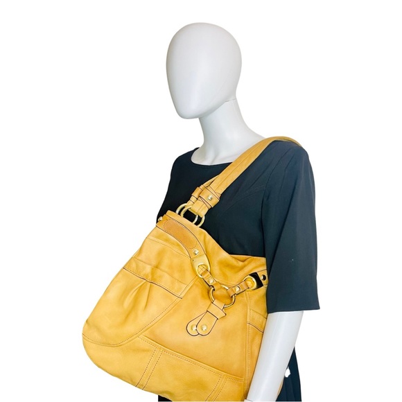 NWT - B MAKOWSKY - Tan Pebble Leather Shoulder Handbag With Dust Bag! - Picture 5 of 17